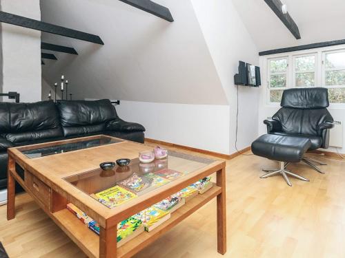 Posezení v ubytování 6 person holiday home in Søby Ærø-By Traum