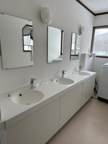 Et badeværelse på 白馬の森 チロルハット