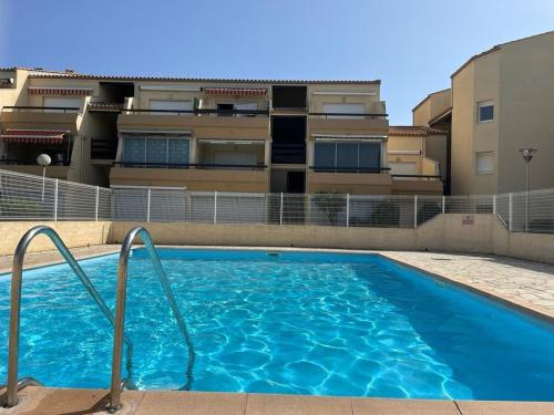 Appartement 4 pers. avec piscine, parking, animaux admis - FR-1-387-211