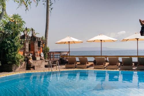 Bazén v ubytování Ashyana Candidasa Beach Resort nebo v jeho okolí