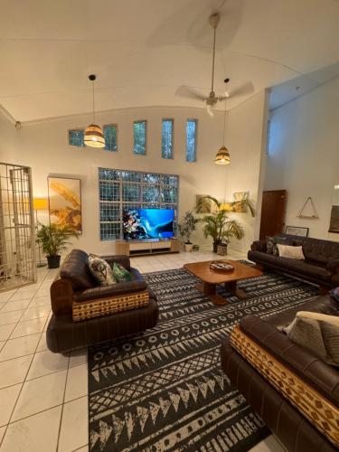 Istumisnurk majutusasutuses The Garvey Grove - Domain Suva - a Kidsfirst Apartments Standalone Home