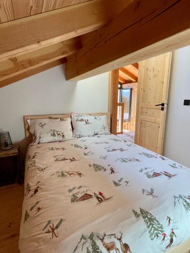 Charmant appartement sous combles, neuf