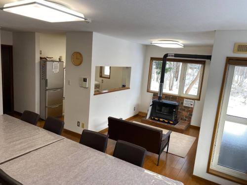 Kuchyň nebo kuchyňský kout v ubytování Midway Makkari House