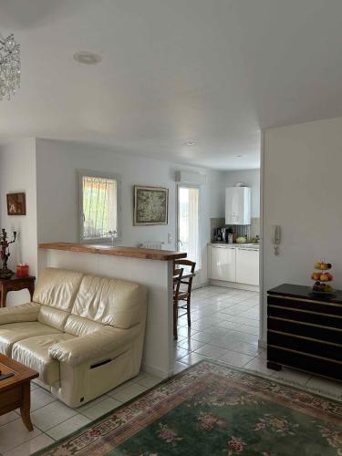 Photo de la galerie de l'établissement Appartement calme et luxueux, à Valréas