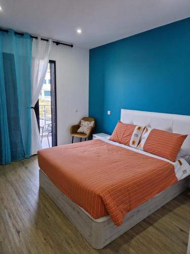 Beautiful Modern Townhouse with Parking Included