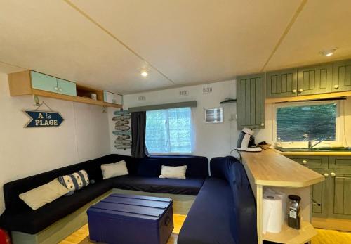 Photo de la galerie de l'établissement Atypical mobile home 4 bedrooms 2 bathrooms - Family Camping JF02, aux Mathes