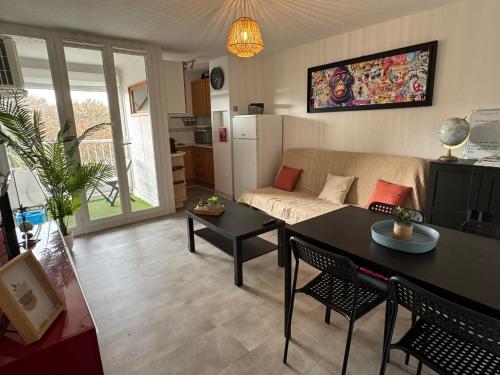 Cap d'Agde Port - La Falaise