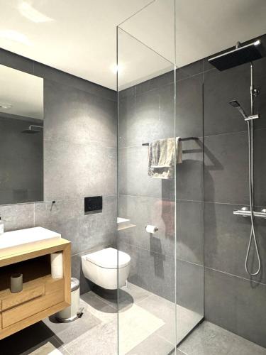 Ένα μπάνιο στο Spacious, exclusive and modern cabin in Geilo