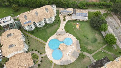 an overhead view of a pool in a yard at Village Aldeia das Águas in Barra do Piraí