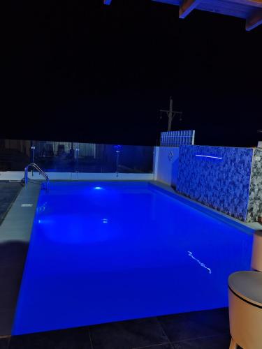 Bazén v ubytování HOUSE WHITE VICHAYITO BEACH nebo v jeho okolí