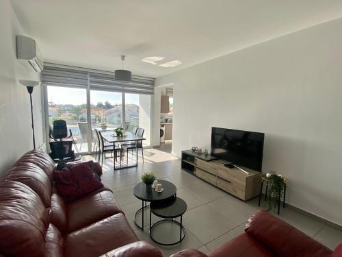 Modern 2BR near UNIC & Engomi Mall