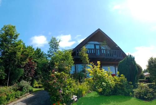 En have udenfor Casa Puratich