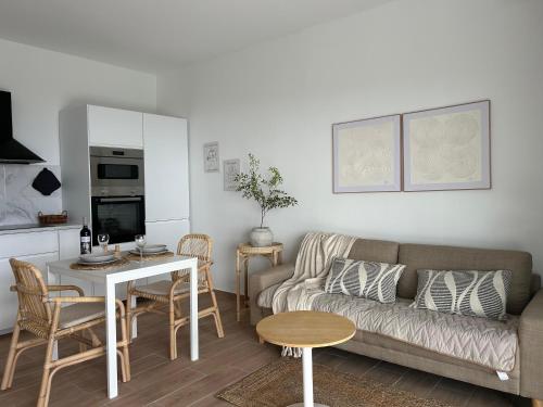 Η κουζίνα ή μικρή κουζίνα στο Apartamentos Los Riscos