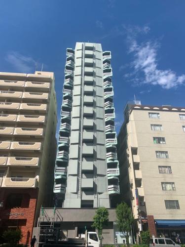 Shinjuku Kabuki Youth Hostel#New Sunshine Room#50 second walk from Higashi Shinjuku subway#Automatic locking door at entrance#新宿1