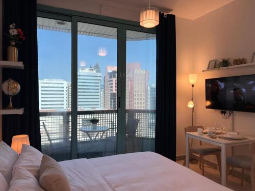 ONE Guest Place Private Bedroom with Balcony