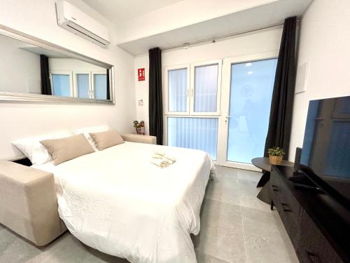 Convenient, Charming Apartment 15 Mins from City Center