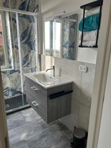 Ένα μπάνιο στο Beachfront, balcony, parking, private access Beach
