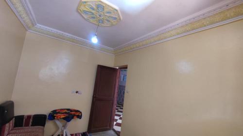 a room with a ceiling with a ceiling fan at GITE DETAPE DAR AGSWAL DOUAR WANSKRA OUED IMNANE ASNI MARRAKECh in Tacheddirt