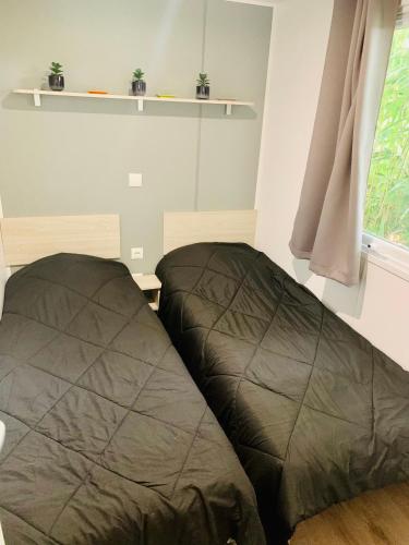 Photo de la galerie de l'établissement Mobile home - 2 Bedrooms - Near the sea - Camping Les Ormeaux B25, à Saint-Palais-sur-Mer