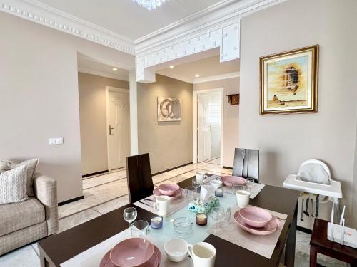 Posezení v ubytování Grand Appartement Vue mer à Ain Diab - Calme Absolu
