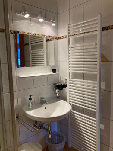 Ένα μπάνιο στο Ferienwohnung Haus Ilse