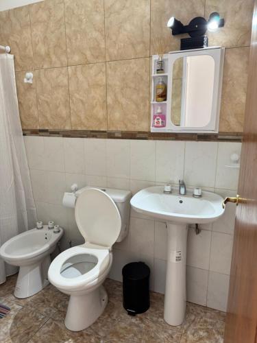Bilik mandi di Complejo NAEN - Apartamentos a 1 Cuadra del Mar - Mar del Tuyú