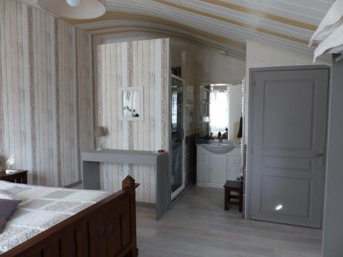 Ένα μπάνιο στο Chambre d'hôtes Park des Collines - Gîte