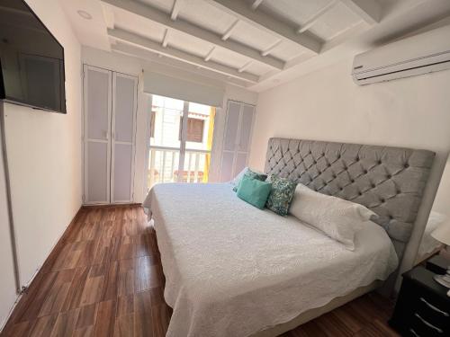 Hermoso duplex en la ciudad amurallada! A218