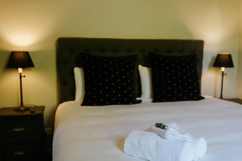 Bundanoon Hotelにあるベッド