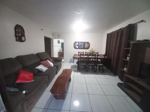 Ruang duduk di Casa de praia com jacuzzi