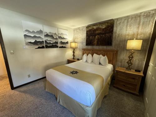Ένα ή περισσότερα κρεβάτια σε δωμάτιο στο Beautiful Renovated 3BR in Keystone condo