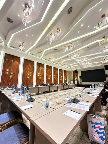 Οι επιχειρηματικές εγκαταστάσεις ή/και οι αίθουσες συνεδριάσεων στο Frankfort Hotel and Spa