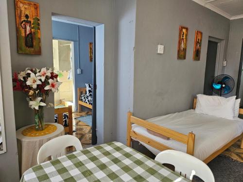 Ruang duduk di Zufike Self Catering