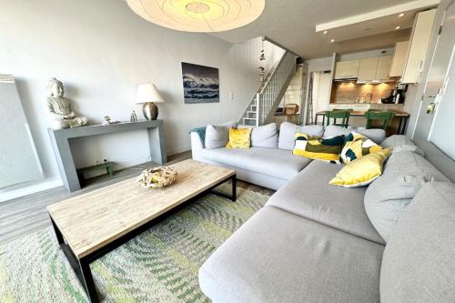 Setusvæði á T3 Duplex Vue mer 180 sur le port de Lomener