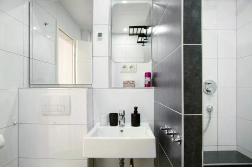 Ένα μπάνιο στο Modern Apartments Neuburg 6 - New