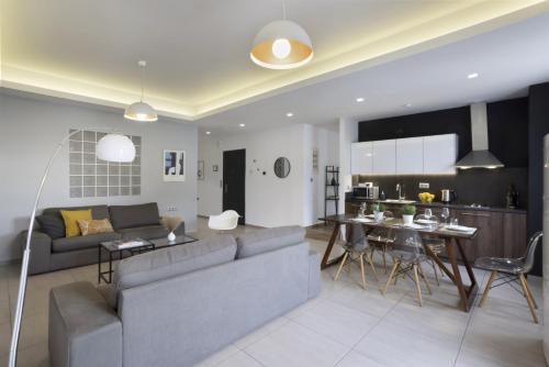 Renovated 3BDR Apartment in the heart of Athens