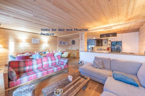Chalet Alpe d'Huez 1850-Sea and Mountain Pleasure Avec 2 appartements- 1 Appartement 3 Chambres 8 Couchages - 3 Salles d'eau et 1 Appartement 5 Chambres 12 Couchages 5 Salles d'eau - Jacuzzi et Sauna -Pieds des Pistes et Centre