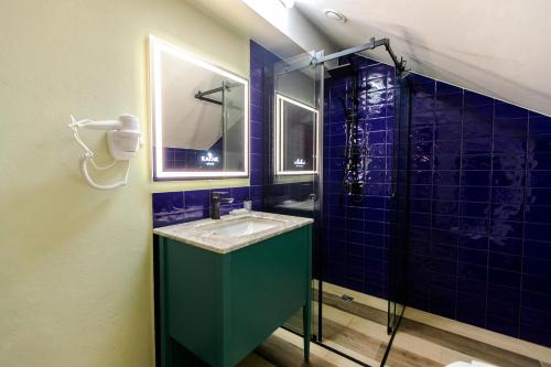 Un baño de Hotel Kazak Club