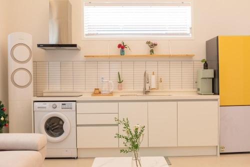 Kuchyň nebo kuchyňský kout v ubytování Private Emotional Stay Gangneungchae