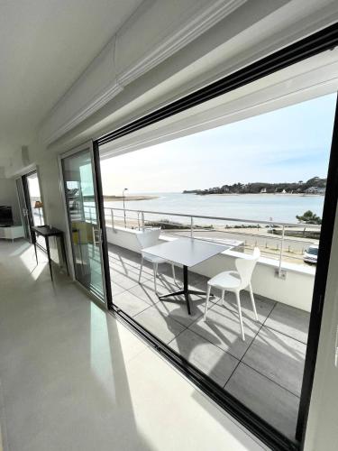 Μπαλκόνι ή βεράντα στο Luxury Haut Standing Vue mer d'exception 360
