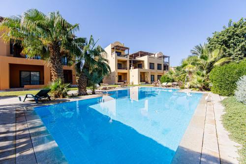 Wonderful apartment with prime location & pool