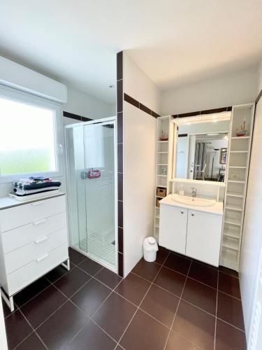 Dapur atau dapur kecil di Maison Archi Cocooning Plages à pieds