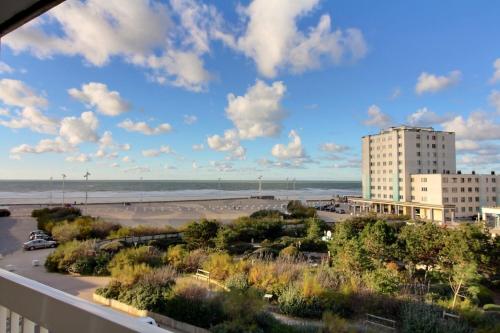 Photo de la galerie de l'établissement Annonce professionnelle. Bel appartement vue Mer pour 4 personnes avec parking privé, à Berck-sur-Mer