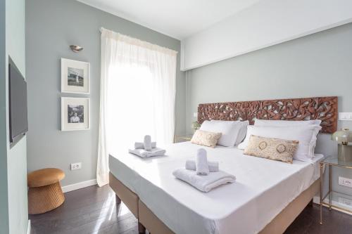 Chic Spanish Steps Retreat