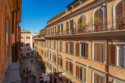 Chic Spanish Steps Retreat