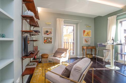 Chic Spanish Steps Retreat
