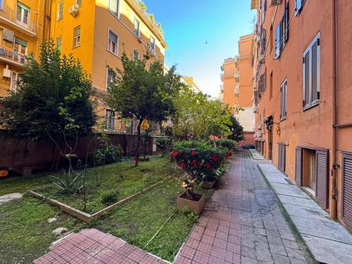 Warm Hideaway in Vibrant Tuscolano