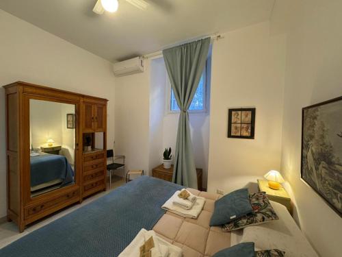 Warm Hideaway in Vibrant Tuscolano