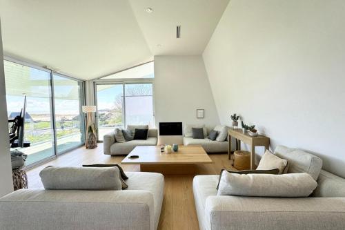 Posezení v ubytování Luxury ! Villa d’architecte piscine - Vue mer 180