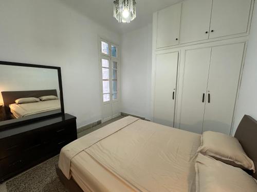 La Marine Bed & Office